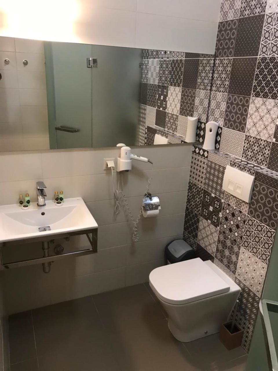 Wine Hotel Кишинів Екстер'єр фото